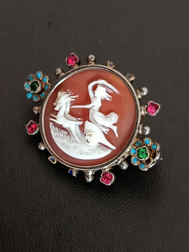 Vintage shell cameo brooch - shell,