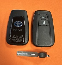 GENUINE TOYOTA PRIUS 2 BUTTON