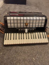 Accordion Piano Parrot 120 Bass + case In Mint Condition