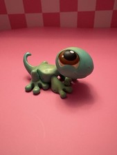 Vintage Littlest Pet Shop Green Gecko #111 Collectible Lizard Toy Hasbro 2005