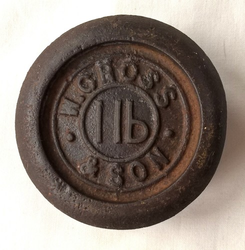 Antique 1lb cast iron - iron, scale