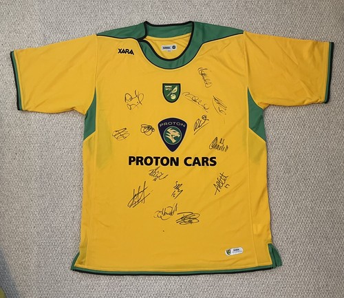 Norwich city football shirt - city,