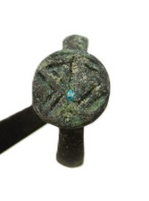 AN ANCIENT VIKING BRONZE SIGNET RING, EUROPEAN DETECTOR FINDS, NICE ITEM.