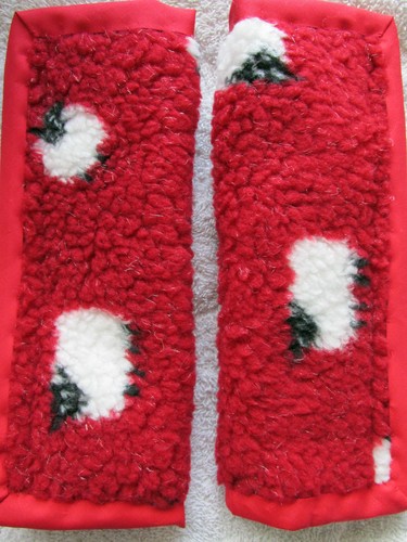 Lightly padded sheep red - on,