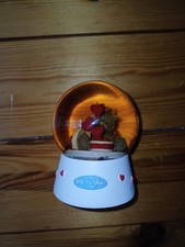 Me To You Opening Gift Tatty Teddy Snow Globe