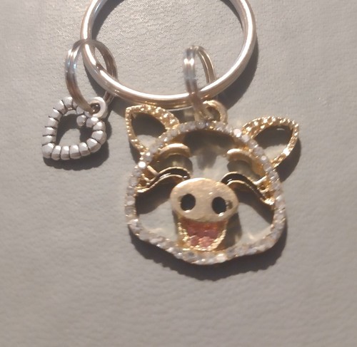 Adorable sparkly pig face - adorable,