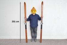 Vintage old wooden ski wooden