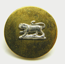EARLY THE ROYAL LEICETERSHIRE REGIMENT UNIFORM ARMY BUTTON PART COLLECTION