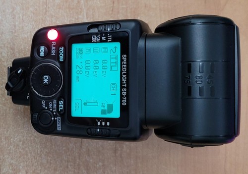 Nikon 700 speedlight flash - sb-700,