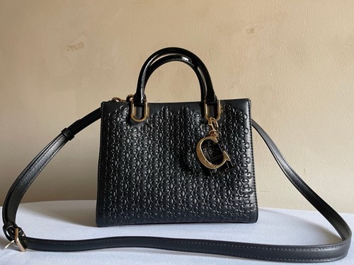 Carolina herrera black logo - ch,