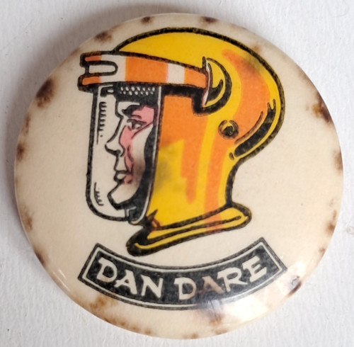 Vintage badges pin enamel - vintage, pin,