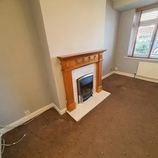 Valor 941 Gas Fire With Surround, Mantle And Hearth - Used