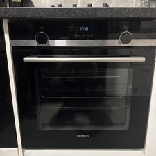 Siemens Built-In Electric Oven – Black Glass & Stainless Steel