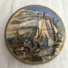 Prattware 'Examining the Nets'