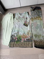 Embroidered sequin Asain Indian pakistani Woman kameez Trouser Suit size Meduim