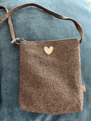 Tweed across body - tweed,