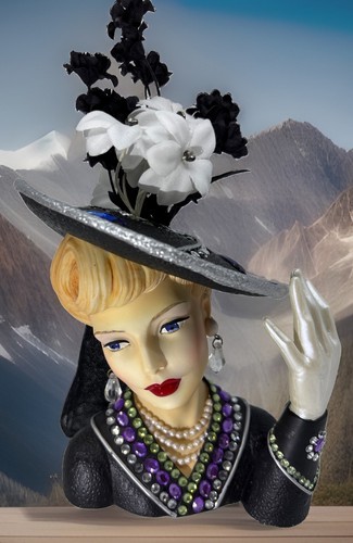 Cameo girls head vase blythe - cameo,