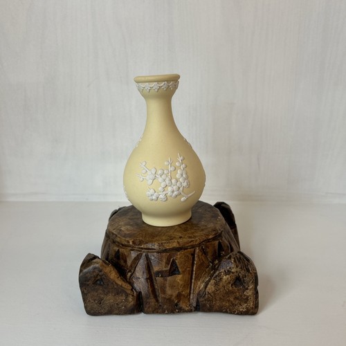 Wedgwood jasperware yellow - wedgwood,