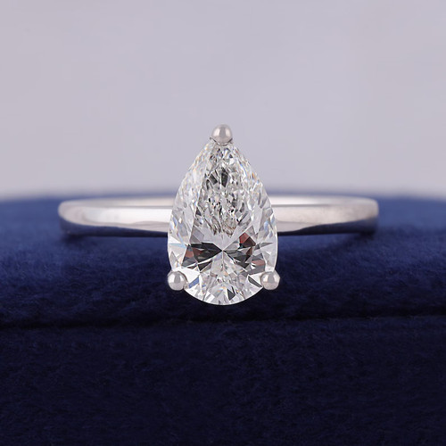 18k white gold pear cut - white,
