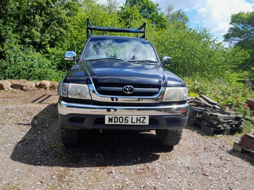 4x4 toyota hilux invincible - toyota,