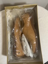 BORN Tan Nubuck Leather W1241