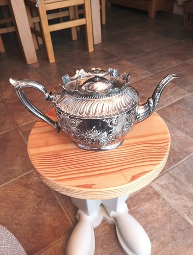 Silver plated vintage tea pot - silver,