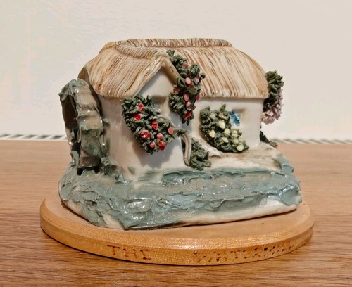 Unusual tiny ceramic model - model, the