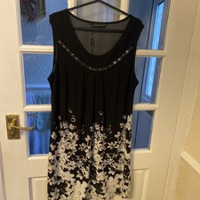 BNWOT David Emanuel Sleeveless