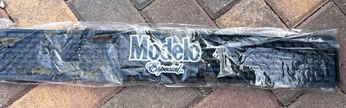 Modelo beer bar spill - beer, drip