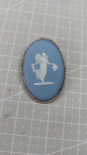 Vintage brooch wedgwood - vintage, 1977