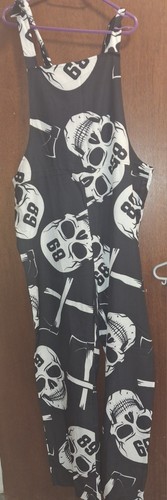 Black and white skull - and,