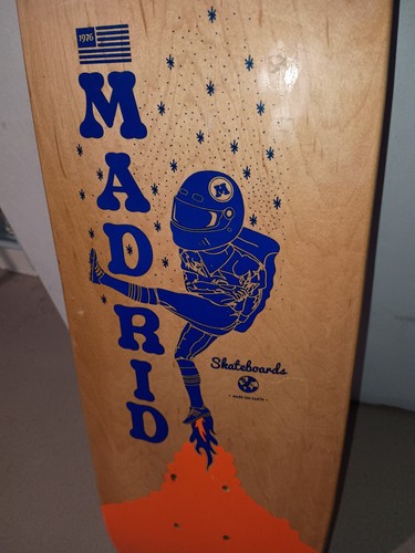 Madrid old school skateboard - old,