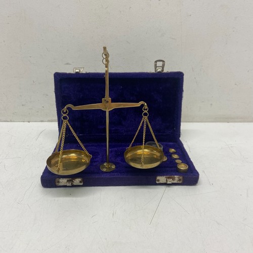 Vintage apothecary jewellers - /,