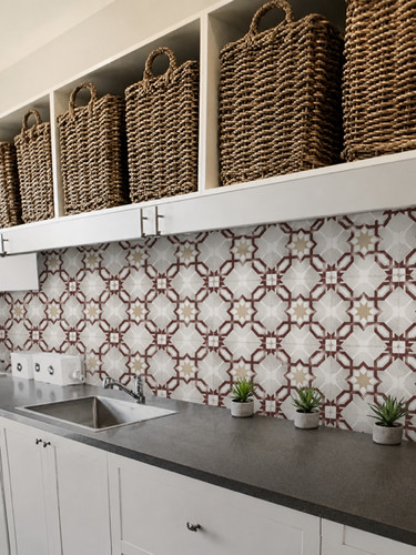 Victorian tile roll - on, a