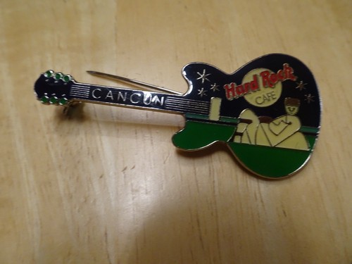Hard rock cafe pin cancun - rock, blue