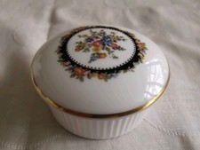 Wedgwood - Osborne - Round