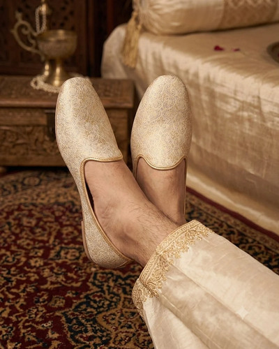 Gold very comfortable - gold,
