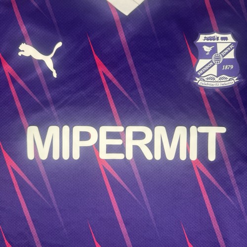 Swindon town football - swindon, shirt
