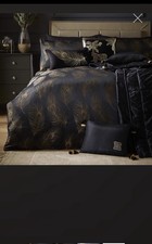 Laurence Llewelyn-Bowen DANDY