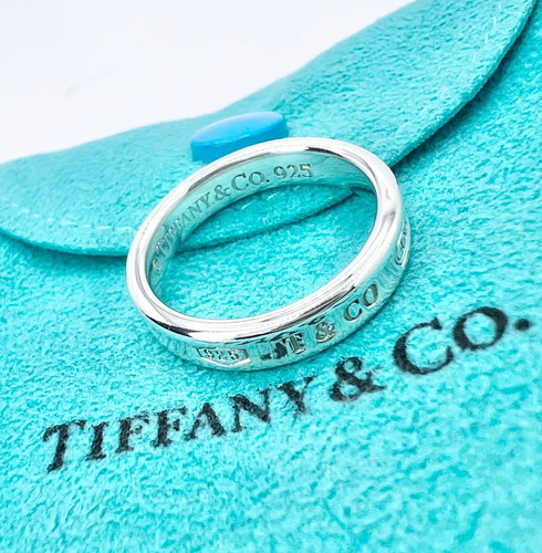 Tiffany 1837 narrow - &,