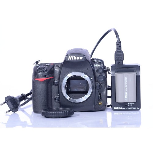 Nikon 700 digital camera - nikon,