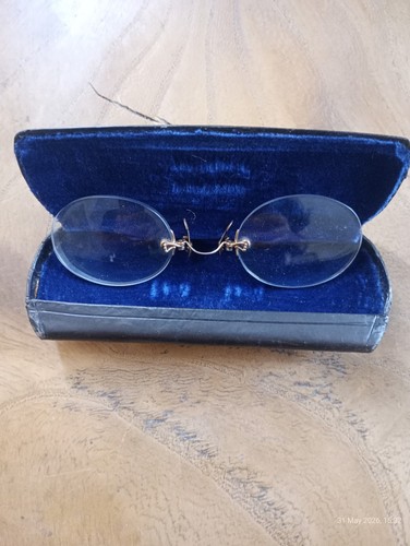 Antique gold spectacles - gold,