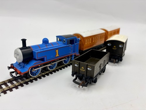 Hornby thomas tank engine r016 - tank,
