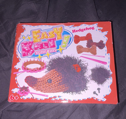 Easy knit wool toy - wool, hedgehog