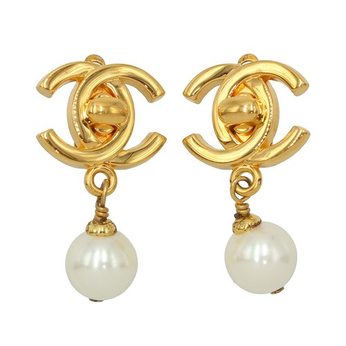 Chanel gold tone faux pearls - faux,