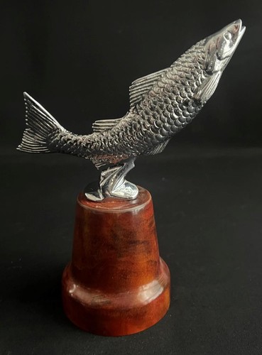 Desmo leaping salmon vintage - leaping,
