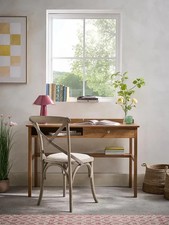Elegant Nivala Desk