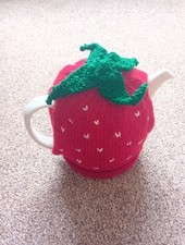 Knitted Stawberrt Tea Cosy