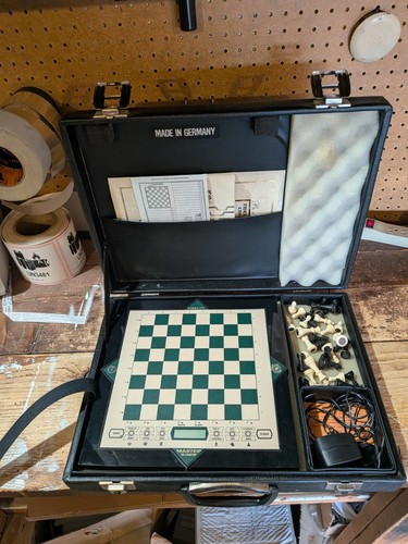 Fidelity electronic chess - electronic,