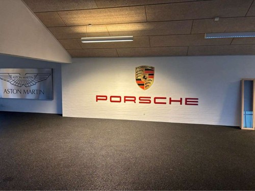 Porsche 310cm letter lettering